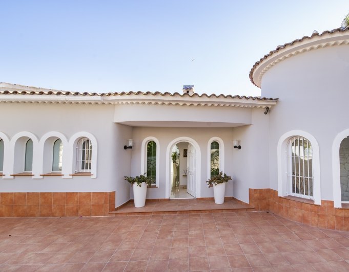 2724 - Villa de lujo con espectacular vista al Mediterraneo
