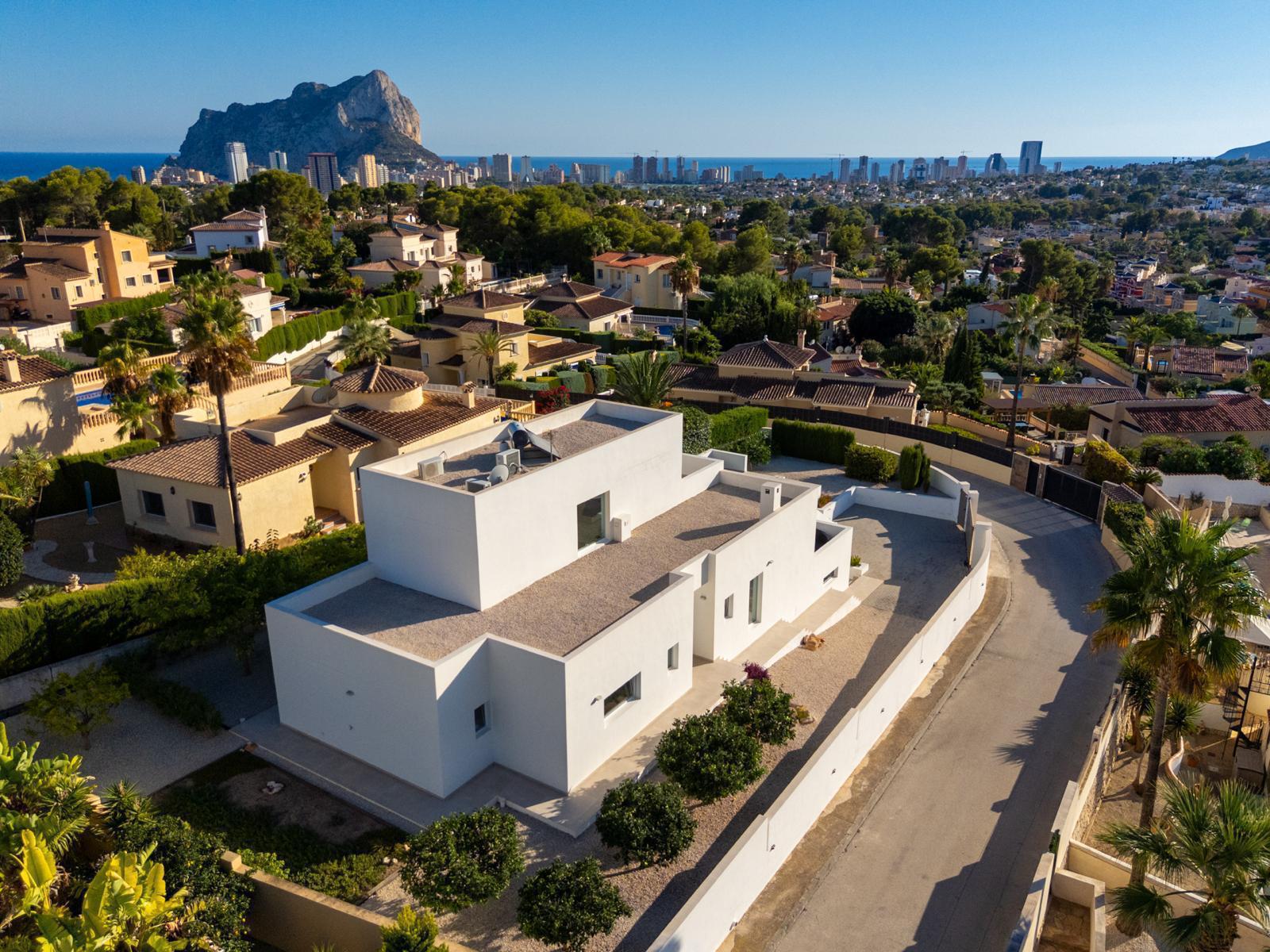 Chalet en venta en Benissa con 4 dormitorios y piscina privada
