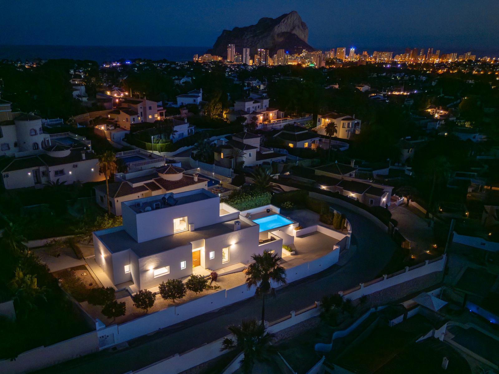 Chalet en venta en Benissa con 4 dormitorios y piscina privada