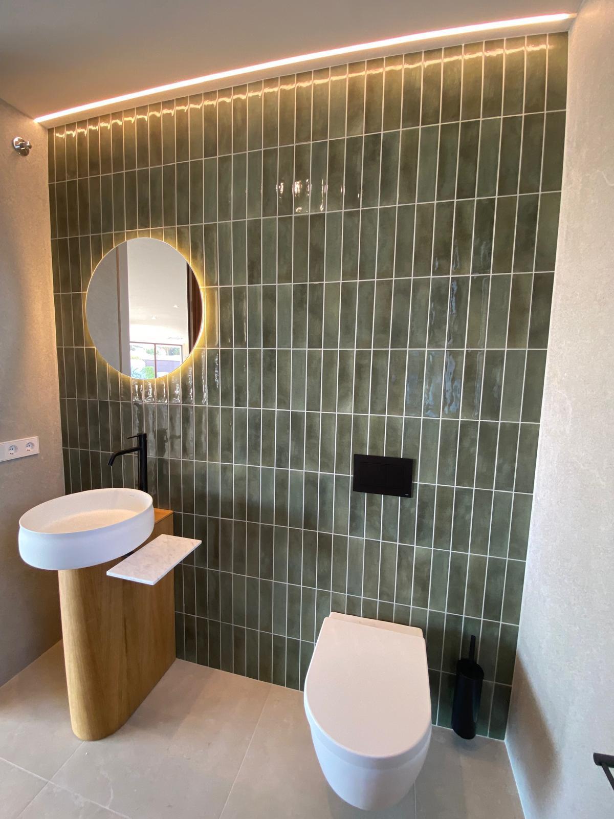 Chalet moderno en venta en Calpe con piscina privada y jardín