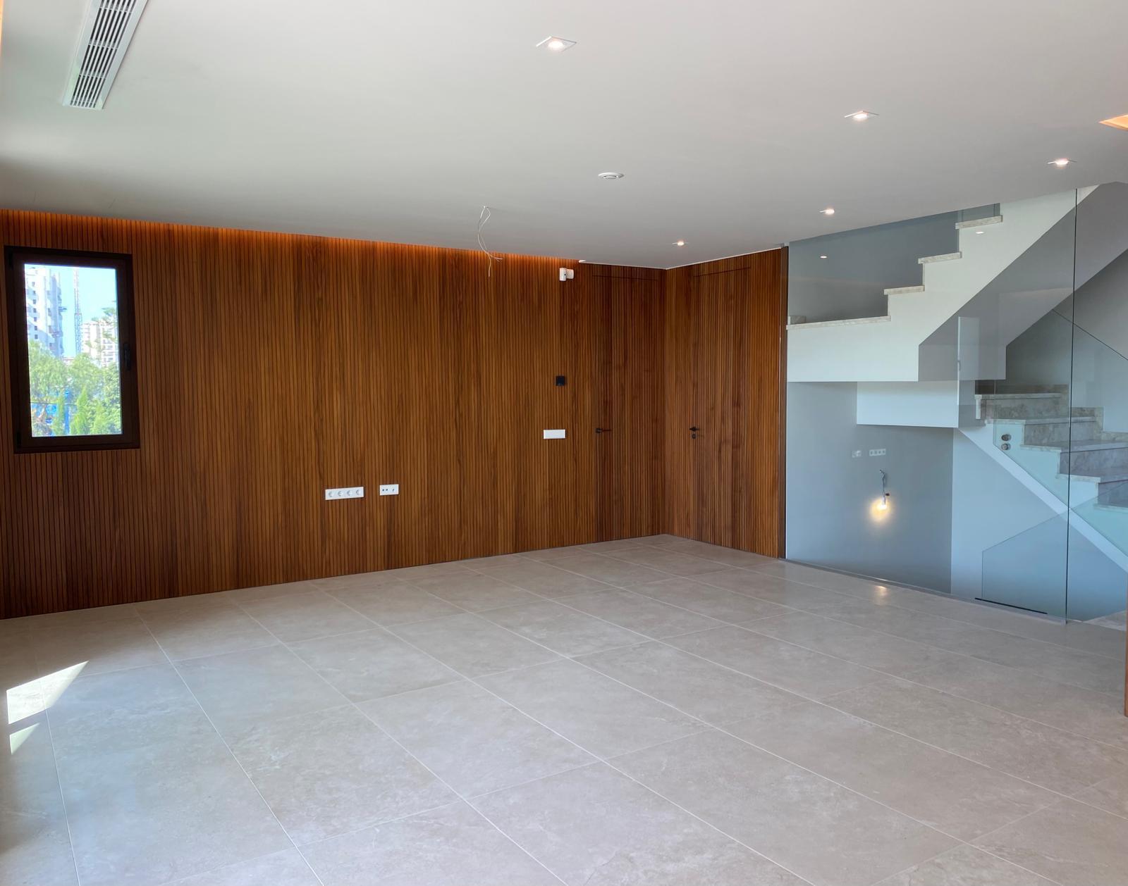 Chalet moderno en venta en Calpe con piscina privada y jardín