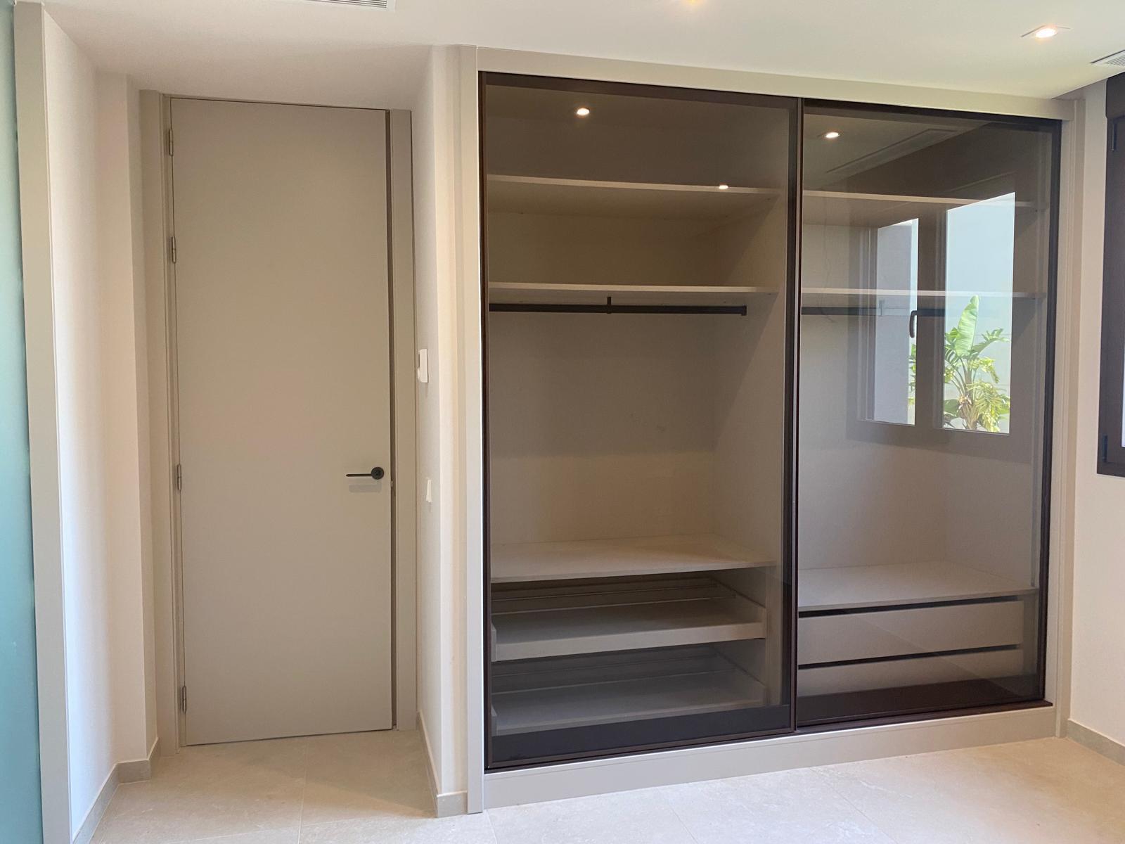 Chalet moderno en venta en Calpe con piscina privada y jardín