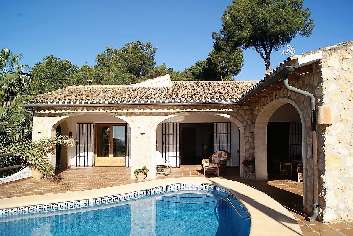 Villa en Benissa con vista al mar